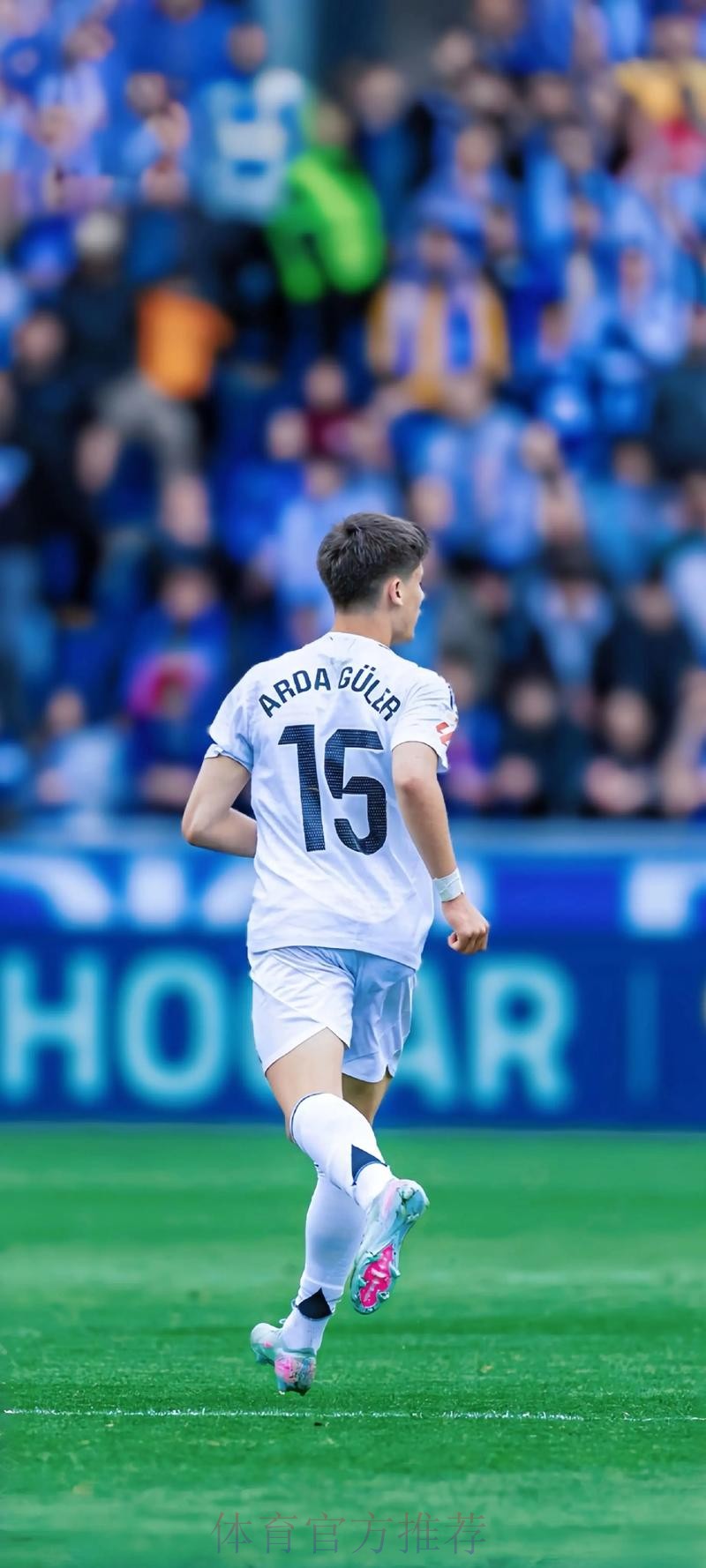 马卡报:皇马不急于求购姆巴佩 他们在等待梅西 马卡报:皇马不急于求购姆巴佩 他们在等待梅西