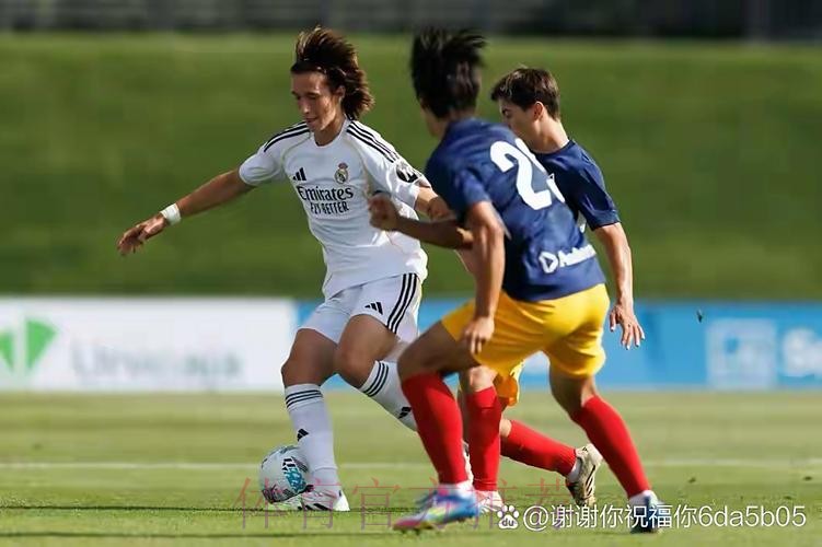 离谱!皇马四后卫一人送一球 裤袜:我做错了什么... 离谱!皇马四后卫一人送一球 裤袜:我做错了什么...